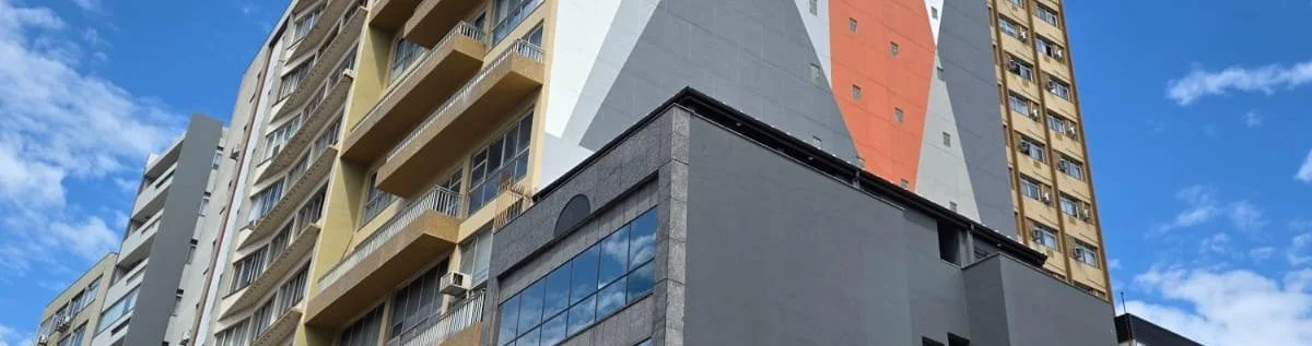 Fachada do Hotel Cecomtur no centro de Florianópolis